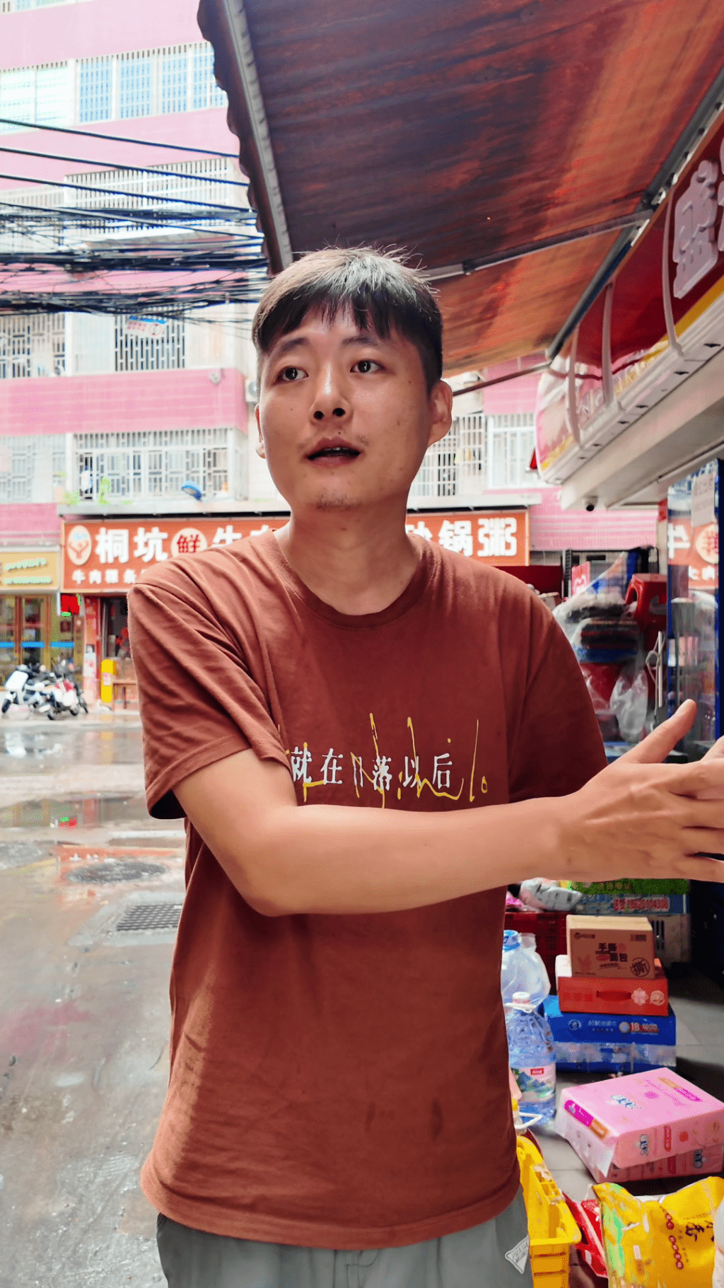 广州平价食堂老板现身说法。 人间备忘录