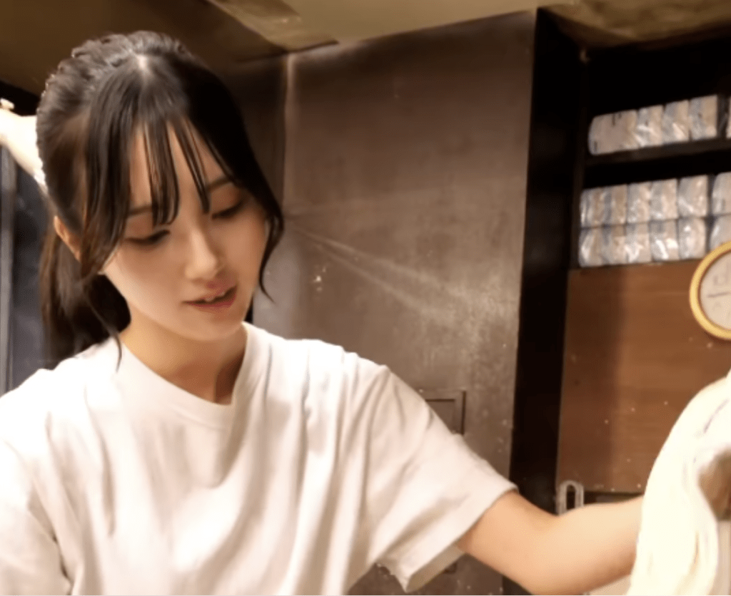 竹內綾音在極短時間內人氣狂飆。 竹內綾音在極短時間內人氣狂飆。