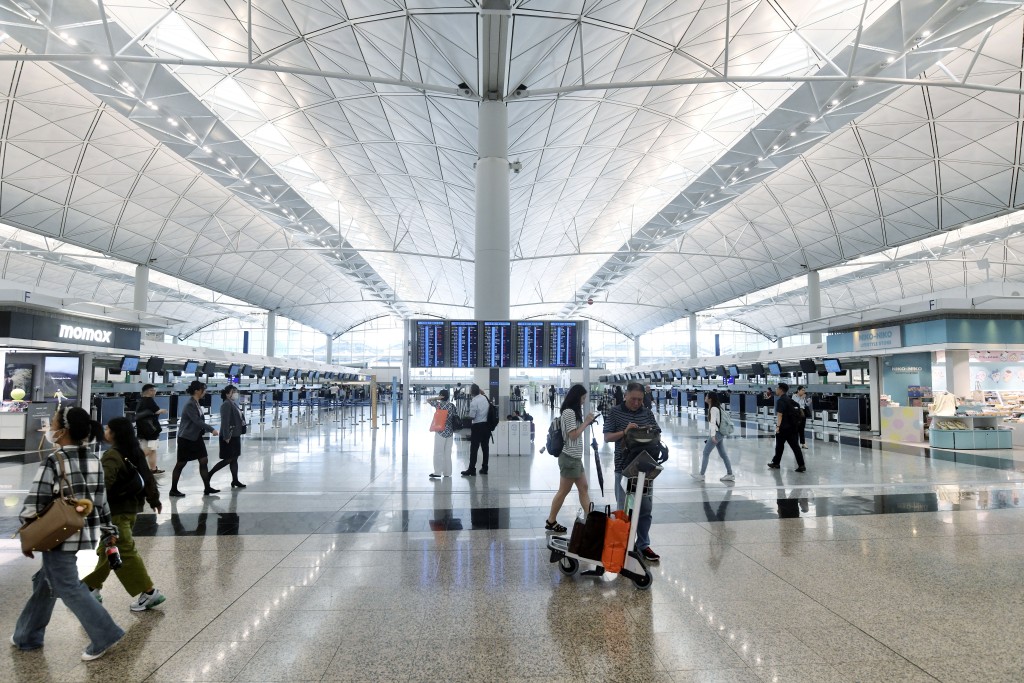 12月24日預計將會有超過1,220次航班。資料圖片