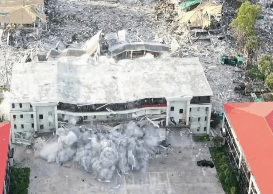 緬甸軍政府公開炸毀KK園區建築物的畫面。  緬甸軍政府