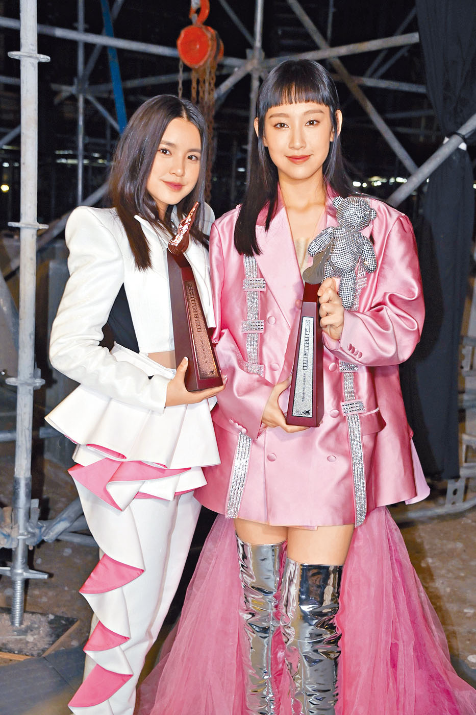■Gigi、Chantel攞完叱咤獎後趕場為元旦騷演出。