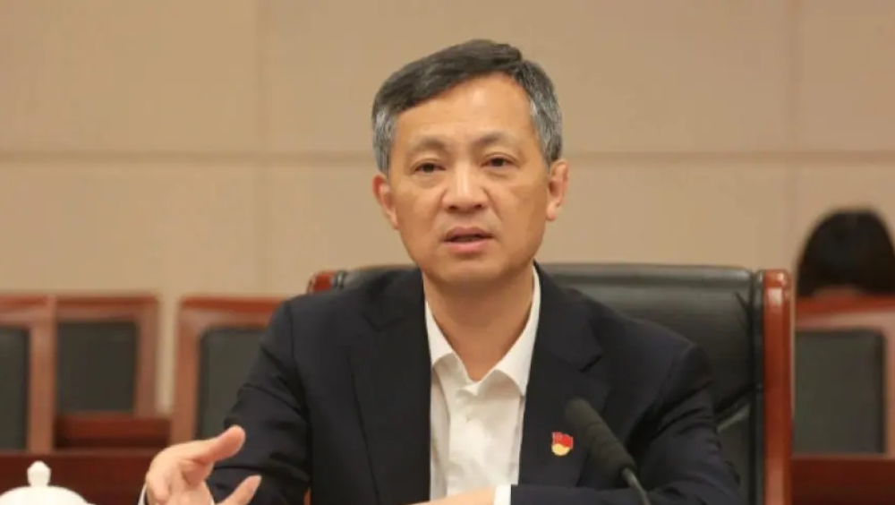 广东省人大常委会党组成员、副主任张硕辅被查。 央视