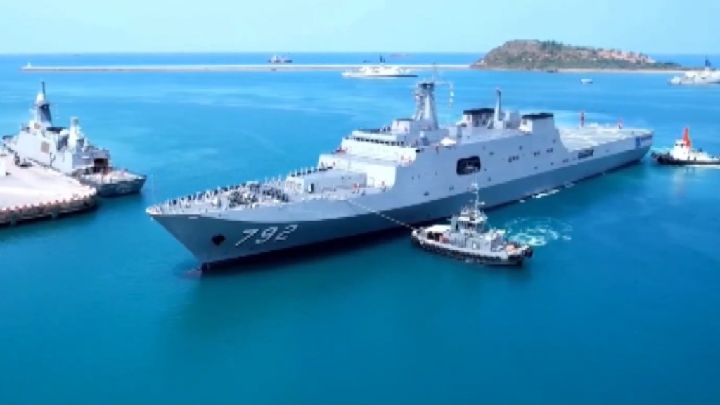 「象島號」接艦儀式在泰國春武里府梭桃邑海軍基地舉行。