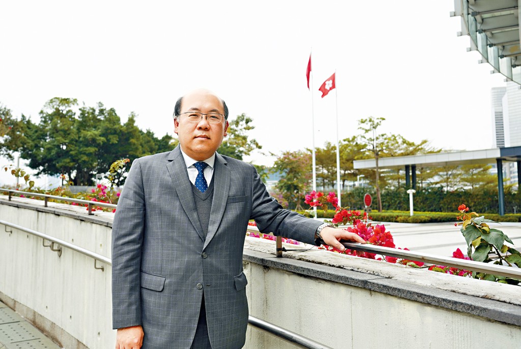 周文港認為,推動本港發展成為國際教育樞紐,對於為本港吸納人才方面,發揮甚大作用。