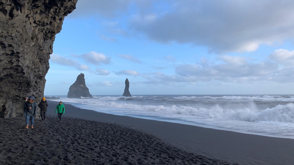 冰島著名雷尼斯黑沙灘海岸線受侵蝕後移。 讀者MS供圖