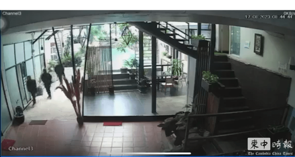 多名蒙面武装分子闯入暹粒省的一间牙科医院。柬中时报图片