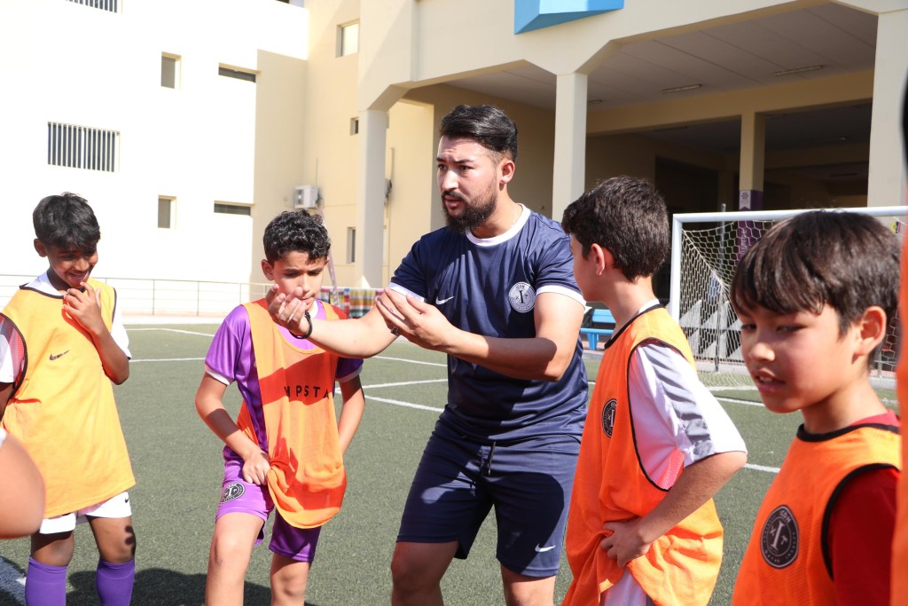 多哈ICON青训学院的冬令训练营，吸引大批卡塔尔足球小将报名受训。