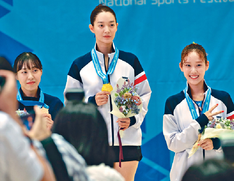 ■申敏儿（中）在新片演跳水运动员，目标是奥运金牌。
