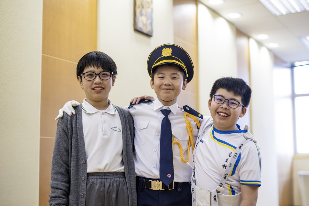 妟謙就讀小四,卓彥就讀小五,志傑則是小六學生。(圖片來源:《親子王》) 妟謙就讀小四,卓彥就讀小五,志傑則是小六學生。(圖片來源:《親子王》)