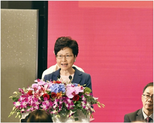 林鄭月娥明日率領超過240人的代表團上京。資料圖片