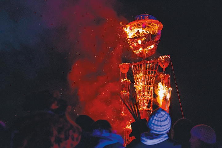 焚燒邪人Big Willie是侯恩谷隆冬節的焦點活動。