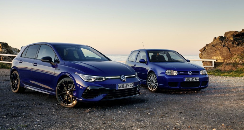 ●最新Golf R 20 Years特別版(左)與2002年初代Golf R32(右)。