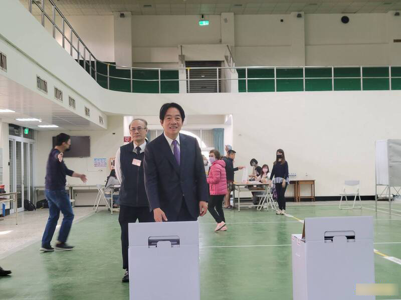 民进党候选人赖清德在台南投票。自由时报