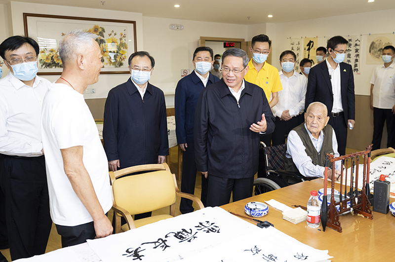李強了解海南省養老事業發展和養老機構運營情況。