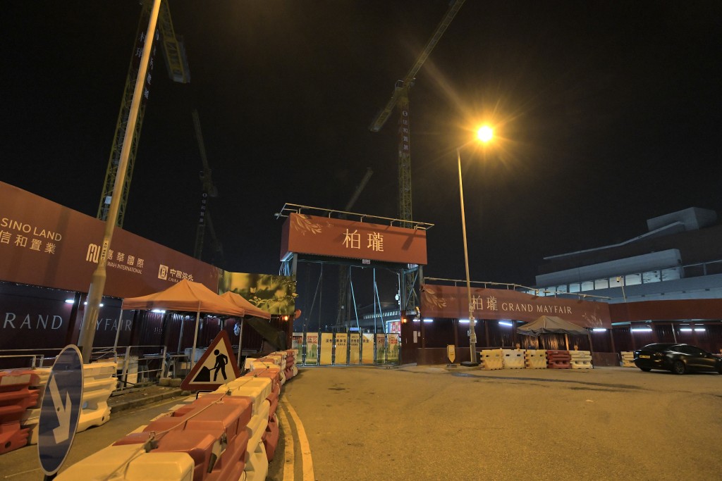 港鐵錦上路站上蓋物業柏瓏部分柱身鋼筋安裝工序與審批圖則有出入。