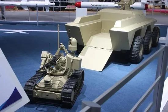 「銳爪1」行軍時可由「銳爪2」運輸。 網圖