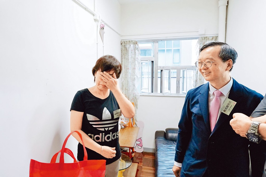劉女士來港7年多,申請到現時單位居住,環境有了很大的改善。