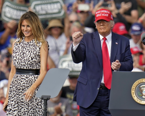 特朗普与第一夫人梅拉尼娅。美联社图片
