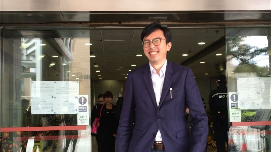 社民連主席吳文遠涉嫌於向公眾披露民政事務局常任秘書長馮程淑儀是廉政公署受調查人身份等資料。劉曉曦攝