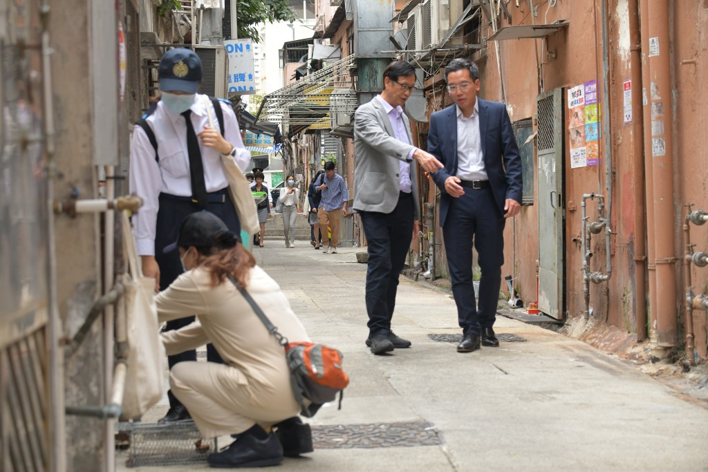 食環署一直透過調查策略、工具運用及促進跨界協作,三大方面改善滅鼠工作成效。 食環署一直透過調查策略、工具運用及促進跨界協作,三大方面改善滅鼠工作成效。
