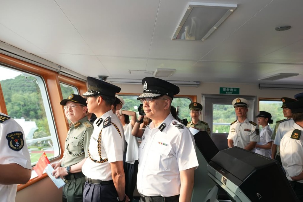郭俊峯在參觀過程中，見證到國家海軍的文明專業、先進技術以及不斷提升的軍事實力，感到振奮自豪。入境處IG圖片
