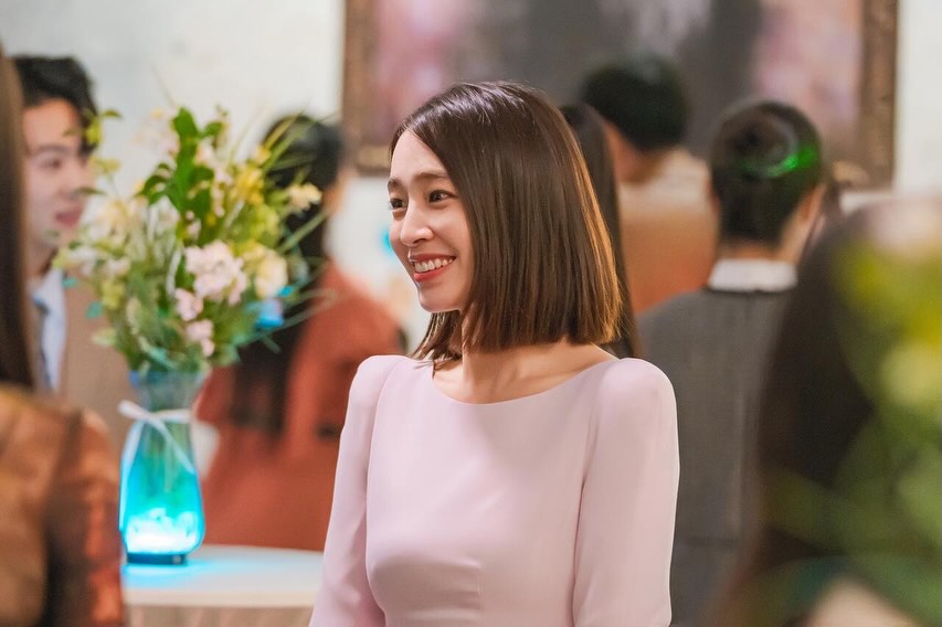 李珉廷饰白美英。
