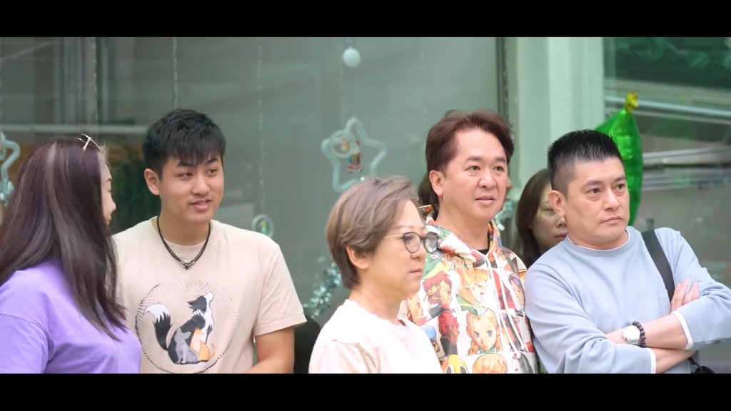 鄧小艾雖然未有華麗服飾襯托，但依然保養得宜。
