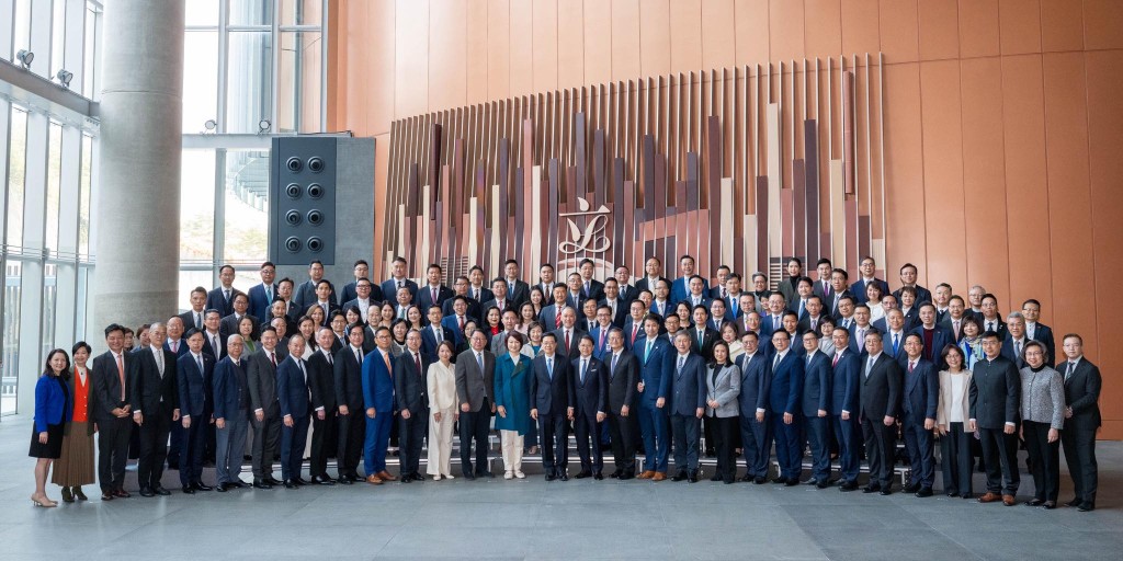 陈茂波见证新一届立法会议员宣誓就任。陈茂波fb 陈茂波见证新一届立法会议员宣誓就任。陈茂波fb