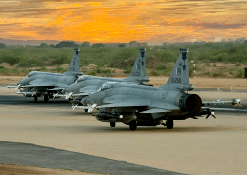 巴基斯坦「枭龙」战机机队。