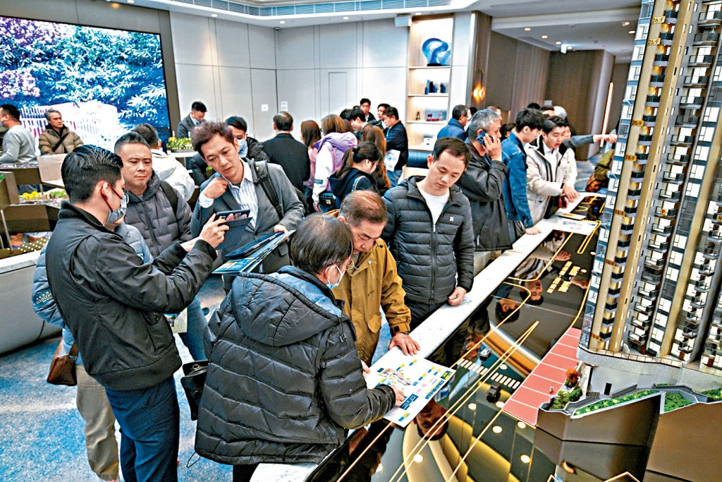 黃金海灣．珀岸示範單位吸引不少睇樓客參觀。