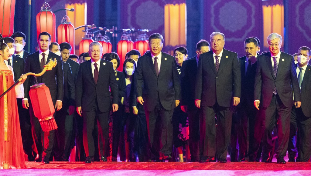 習近平在西安歡迎中亞五國領導人。