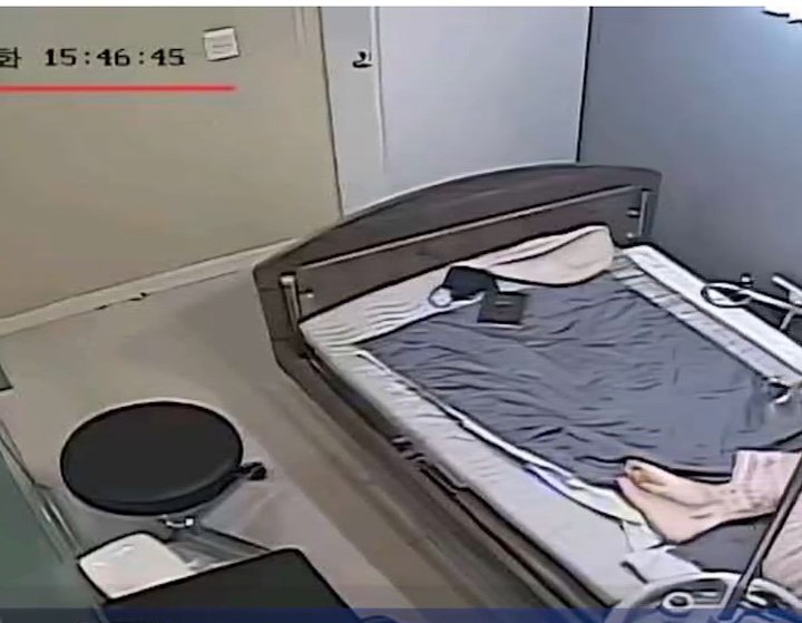 家属质疑CT时间和手术时间不符。澎湃新闻