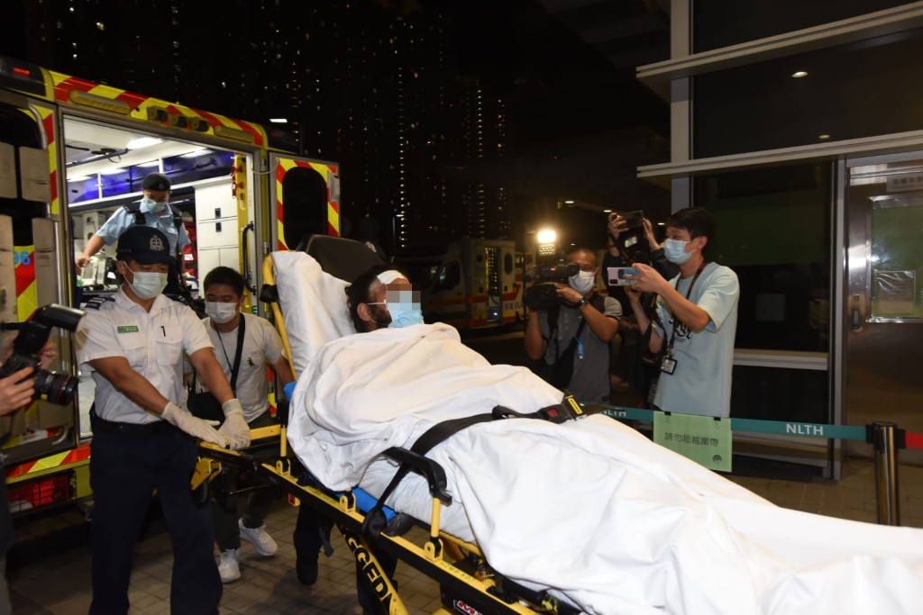 多名傷者由救護車送院治理。