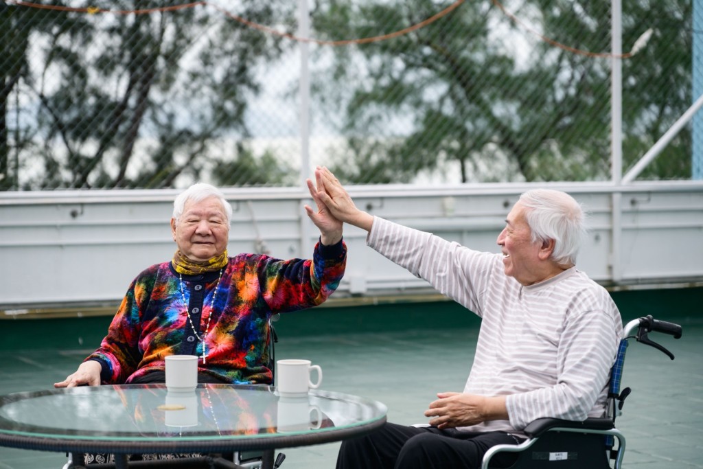 為進一步貫通人生不同階段的健康需要,香港復康會正籌備藍田總部重建,並定名為「睿康.源」計劃,以回應人口老化,以及殘疾人士、智障人士、長期病患者、長者、有特別需要的兒童等不同人士的需要。 為進一步貫通人生不同階段的健康需要,香港復康會正籌備藍田總部重建,並定名為「睿康.源」計劃,以回應人口老化,以及殘疾人士、智障人士、長期病患者、長者、有特別需要的兒童等不同人士的需要。