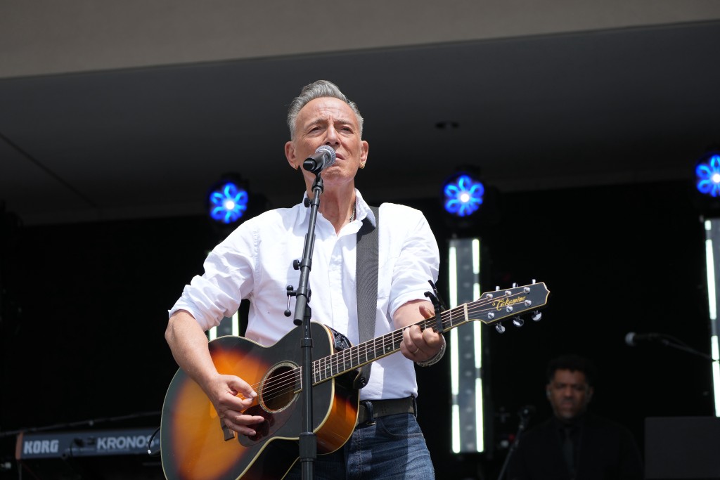 搖滾歌手Bruce Springsteen為奧巴馬錶演。美聯社