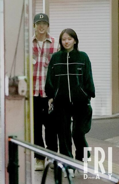 山本與男星伊藤健太郎拍拖多年來分分合合,今年1月被影到同框疑似復合。 山本與男星伊藤健太郎拍拖多年來分分合合,今年1月被影到同框疑似復合。
