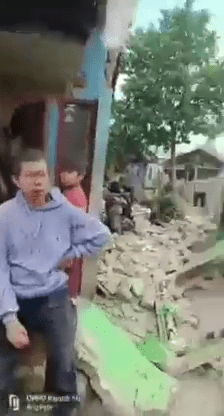 印尼發生5.6級地震，網上影片顯示有建築物倒塌，有人受傷流血。網圖