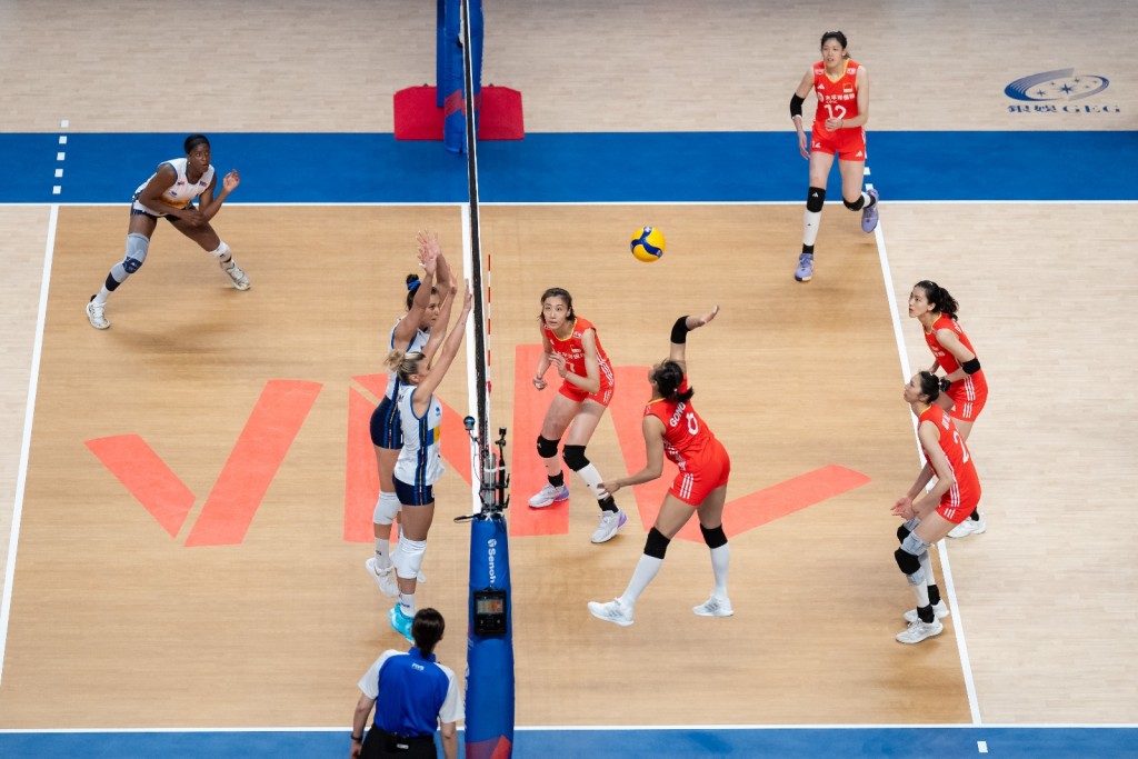 世界女排联赛澳门站，中国女排激战不敌意大利。 公关图片
