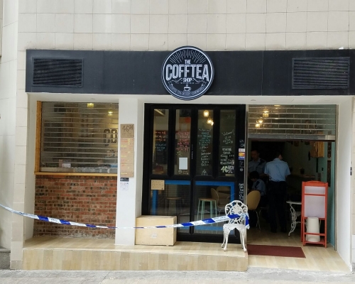 現場為高街46號地下一間咖啡店。