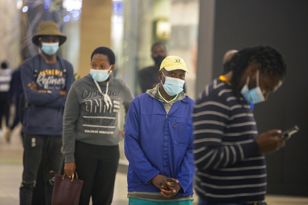 南非變種病毒在國內急速蔓延。AP圖片