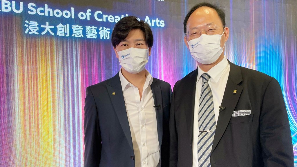 右:衞炳江