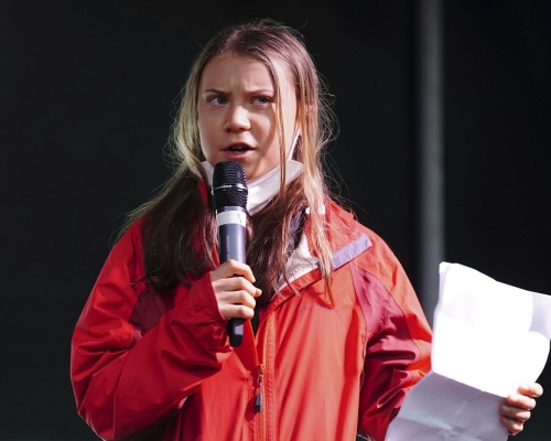 瑞典環保少女通貝里(Greta Thunberg)在聯合國氣侯變化大會期間上台演講，批評大會失敗。AP圖片