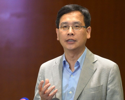 葉建源促請，政府把補習社和教育中心等行業納入緊急支援範圍。資料圖片