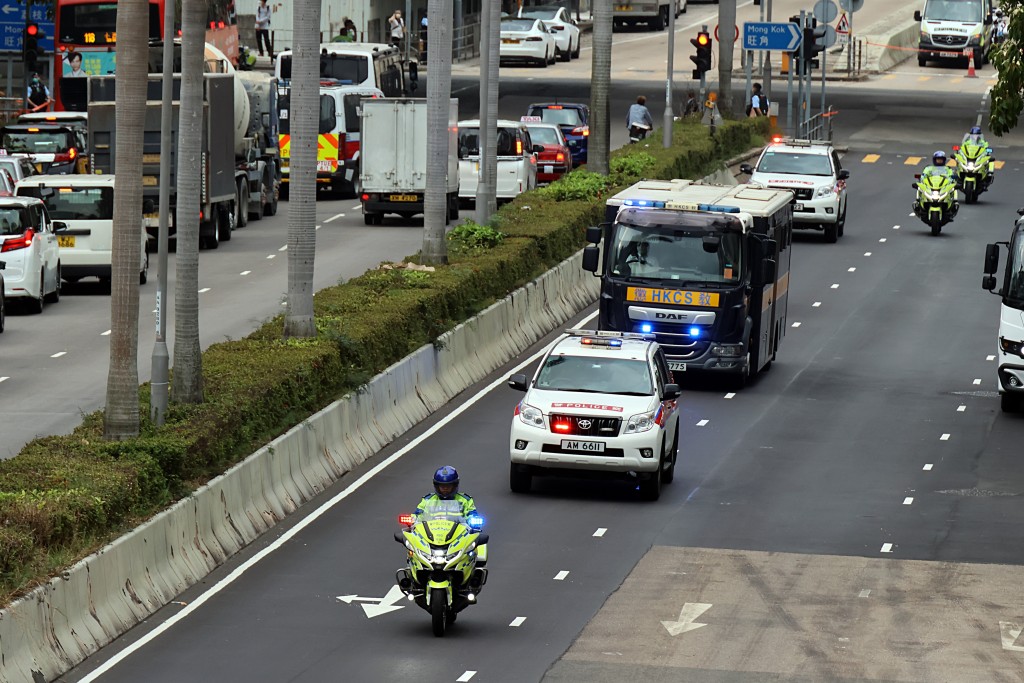 警隊護送組負責多類型護送任務，包括押解犯人。 資料圖片 