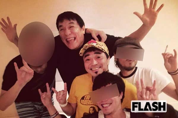 音樂人石野卓球及瀧正則也與保坂兄弟相熟。