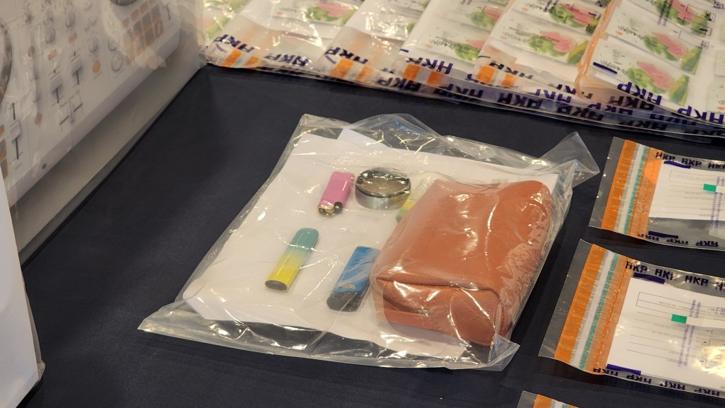 警方展示證物。