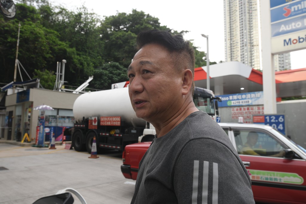 葉先生指，油費大多是公司負責，因此政府補貼計劃對一般貨車司機無影響。