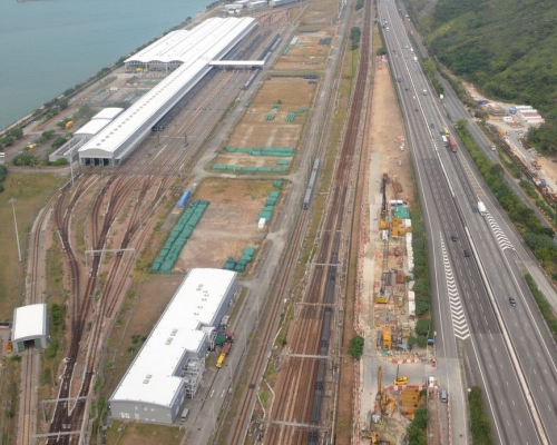 林鄭月娥在施政報告中提及冀發展小蠔灣車廠。資料圖片