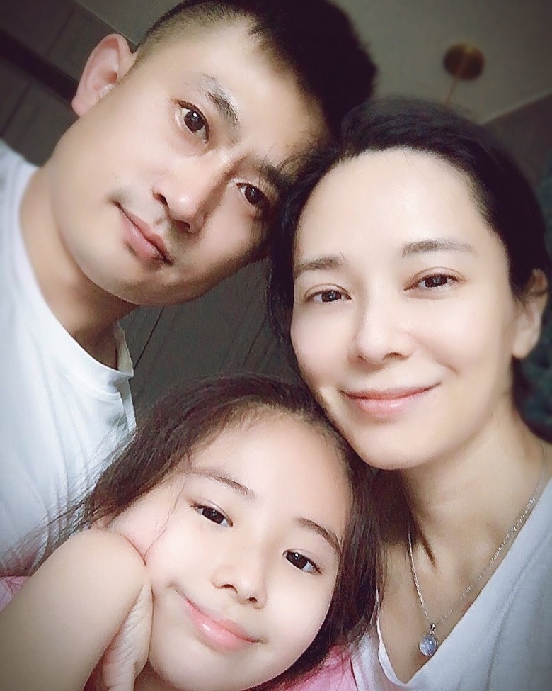 拍完劇，Sonija可以回現實世界，享受家庭樂。