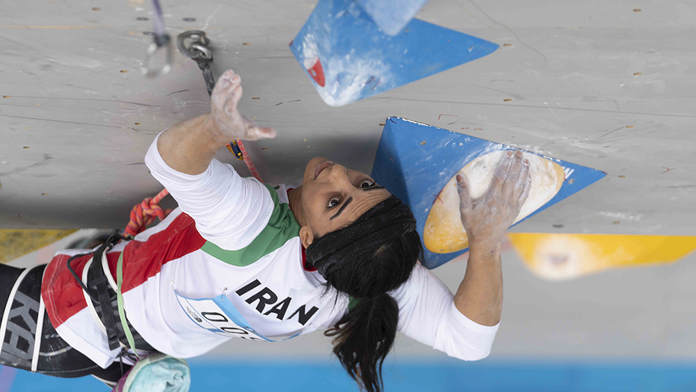 伊朗攀石女選手在南韓無戴頭巾作賽，惹失蹤被捕疑雲。AP